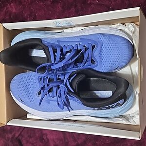 Women Hoka Arahi 7 purple shoes